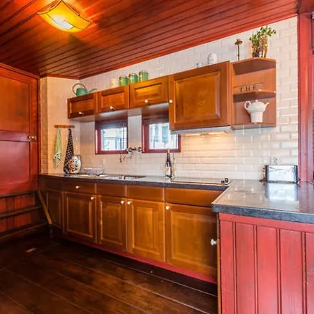 Houseboat Amstel River Studio 보트호텔